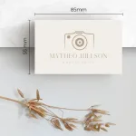 Visitenkarte Normal – Professionelles Design mit Abmessungen (Standard: 85x55 mm), ideal für ein klassisches und stilvolles Business-Auftreten.