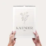 Titelseite des Kalenders 2026 mit floralem Design – elegante Jahresübersicht