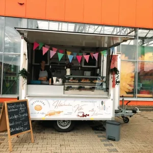 "Köstliche Hefegebäcke von Hefeliebe mit kreativem Logo von AlinasLettering