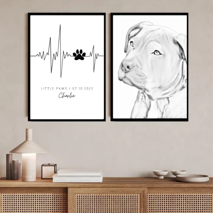 Personalisiertes 'Little Paws' Bild mit Name, Geburtsdatum des Hundes, Herzschlagzeichnung und zusätzlichem Hundefoto als Zeichnung in zweitem Rahmen – Einzigartige Wanddekoration für Hundeliebhaber.